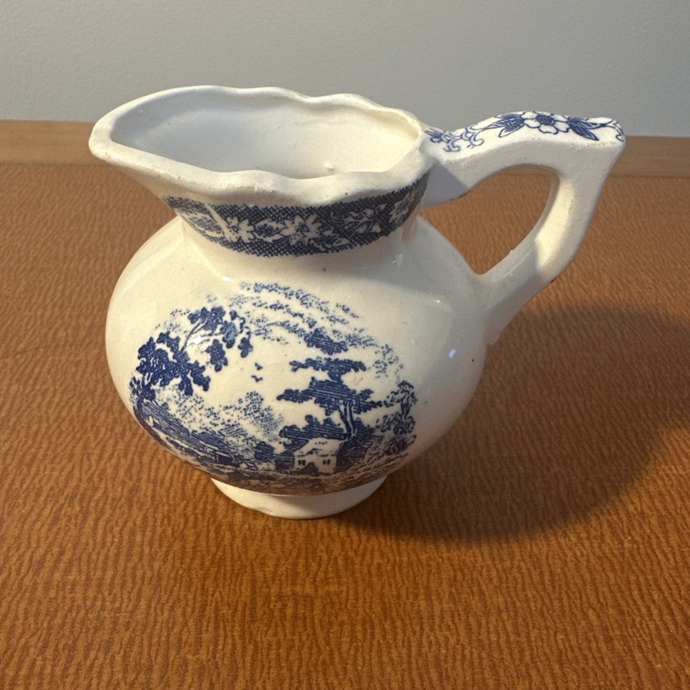 Vtg Blue And‎ White Cream Pitcher 3" Chinoiserie